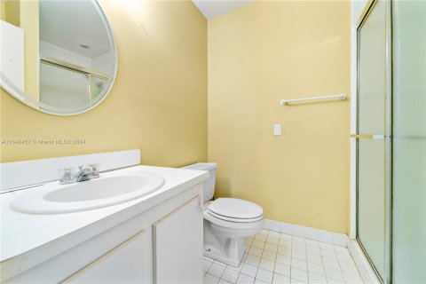 Condo in Pembroke Pines, Florida, 2 bedrooms  № 1321546 - photo 11