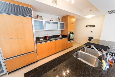 Condo in Sunny Isles Beach, Florida, 2 bedrooms  № 1368918 - photo 9