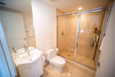 Condo in Sunny Isles Beach, Florida, 2 bedrooms  № 1368918 - photo 17