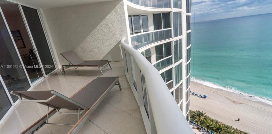 Condo in Sunny Isles Beach, Florida, 2 bedrooms  № 1368918