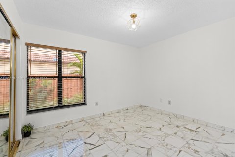 House in Miami, Florida 3 bedrooms, 127.46 sq.m. № 1431324 - photo 12