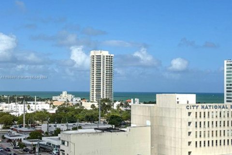 Condo in Miami Beach, Florida, 1 bedroom  № 1431386 - photo 4