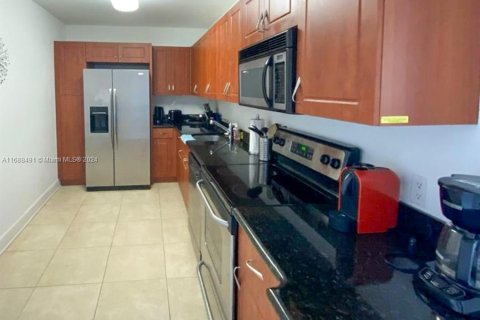 Condo in Miami Beach, Florida, 1 bedroom  № 1431386 - photo 7