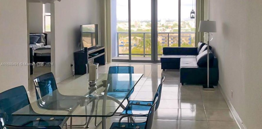 Condo in Miami Beach, Florida, 1 bedroom  № 1431386