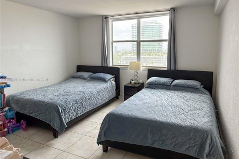 Condo in Miami Beach, Florida, 1 bedroom  № 1431386 - photo 14