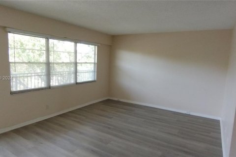 Condominio en venta en Pembroke Pines, Florida, 1 dormitorio, 75.34 m2 № 1119779 - foto 15