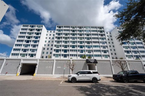 Condominio en venta en Sarasota, Florida, 1 dormitorio, 76.18 m2 № 1403782 - foto 1