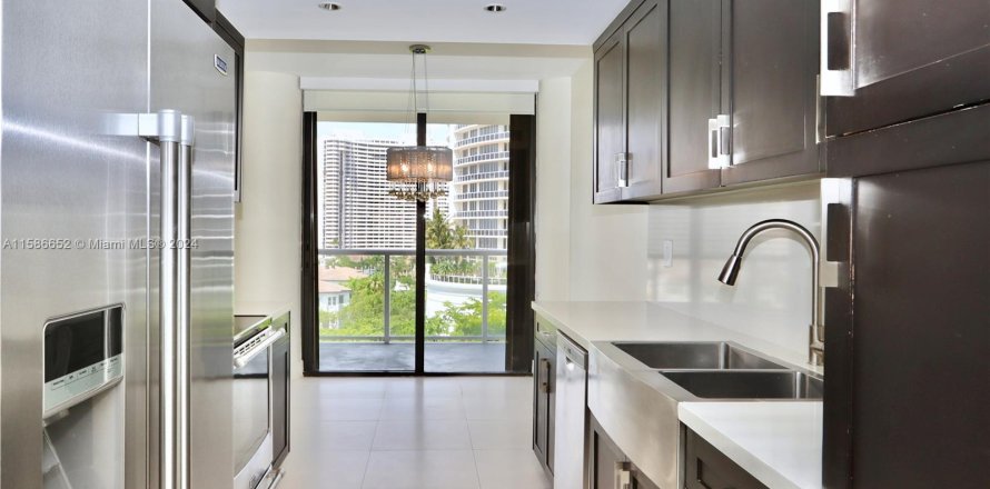 Condo à Aventura, Floride, 2 chambres  № 1181435