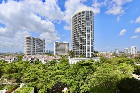 Condo in Aventura, Florida, 2 bedrooms  № 1181435 - photo 13