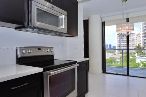 Condo in Aventura, Florida, 2 bedrooms  № 1181435 - photo 7