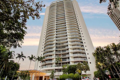 Condo in Aventura, Florida, 2 bedrooms  № 1181435 - photo 6