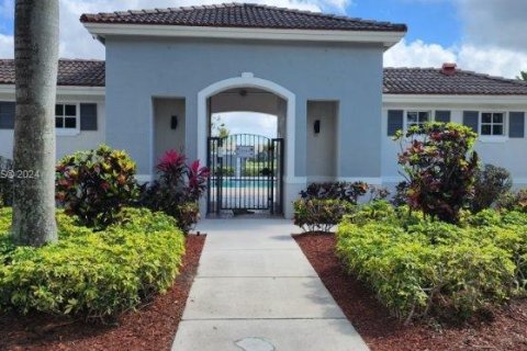 Townhouse in Homestead, Florida 3 bedrooms, 141.03 sq.m. № 1119251 - photo 4