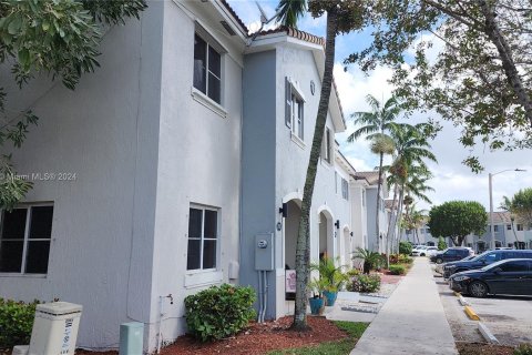 Adosado en venta en Homestead, Florida, 3 dormitorios, 141.03 m2 № 1119251 - foto 2