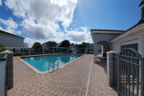 Townhouse in Homestead, Florida 3 bedrooms, 141.03 sq.m. № 1119251 - photo 6