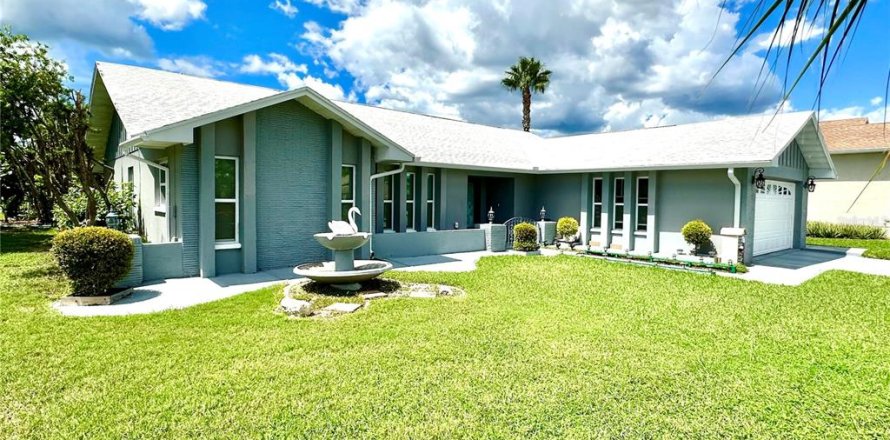 Villa ou maison à New Port Richey, Floride 3 chambres, 172.33 m2 № 1365129