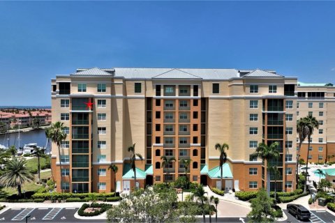 Condo in Punta Gorda, Florida, 2 bedrooms  № 625555 - photo 1