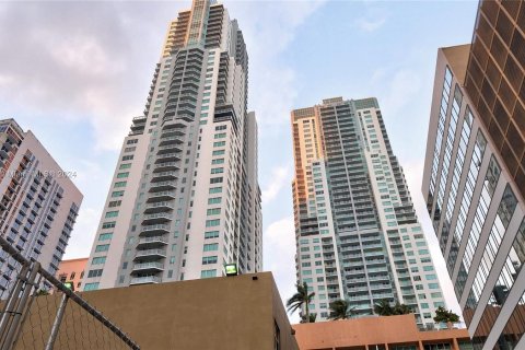 Condominio en venta en Miami, Florida, 46.54 m2 № 1365559 - foto 2