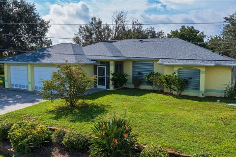 Villa ou maison à vendre à Punta Gorda, Floride: 3 chambres, 190.73 m2 № 1362985 - photo 1