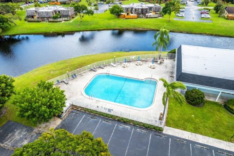 Touwnhouse à vendre à Boynton Beach, Floride: 2 chambres, 136.75 m2 № 1099883 - photo 3