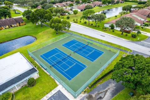 Adosado en venta en Boynton Beach, Florida, 2 dormitorios, 136.75 m2 № 1099883 - foto 1