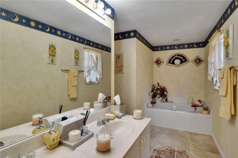 Casa en venta en Orlando, Florida, 4 dormitorios, 184.78 m2 № 1363326 - foto 13