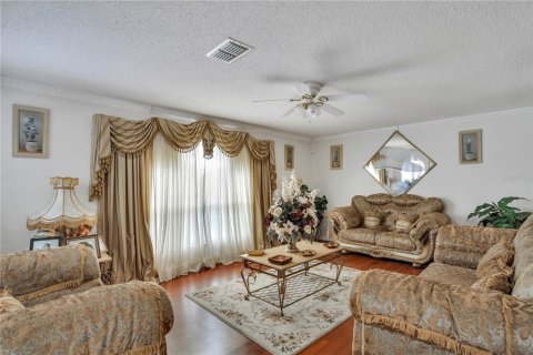 Casa en venta en Orlando, Florida, 4 dormitorios, 184.78 m2 № 1363326 - foto 4