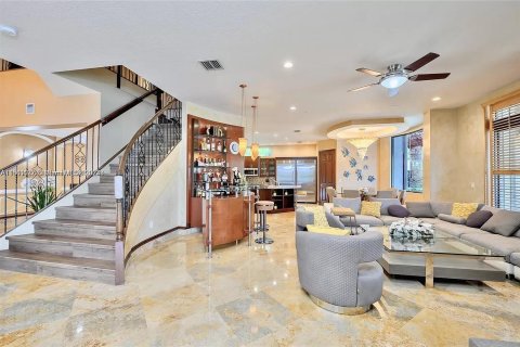 Villa ou maison à vendre à Pembroke Pines, Floride: 5 chambres, 396.69 m2 № 1367416 - photo 11