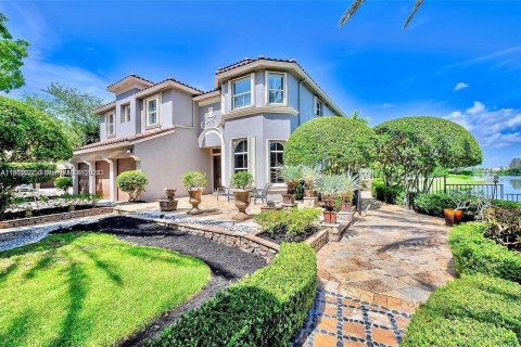 Villa ou maison à vendre à Pembroke Pines, Floride: 5 chambres, 396.69 m2 № 1367416 - photo 7