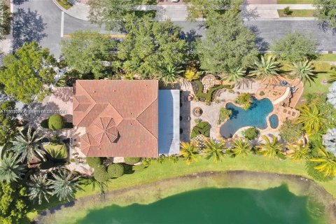 Villa ou maison à vendre à Pembroke Pines, Floride: 5 chambres, 396.69 m2 № 1367416 - photo 2