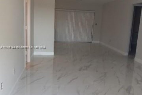 Townhouse in Miami, Florida 3 bedrooms, 103.12 sq.m. № 1367418 - photo 4