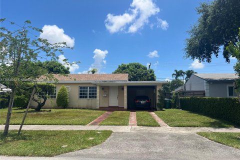 Villa ou maison à vendre à Miami, Floride: 2 chambres, 95.41 m2 № 1366989 - photo 14