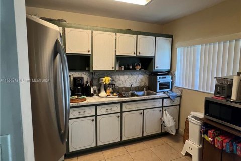 Casa en venta en Miami, Florida, 2 dormitorios, 95.41 m2 № 1366989 - foto 3