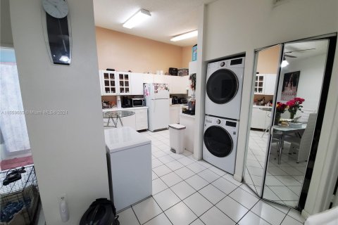 Copropriété à vendre à Miami, Floride: 2 chambres, 81.75 m2 № 1366991 - photo 3