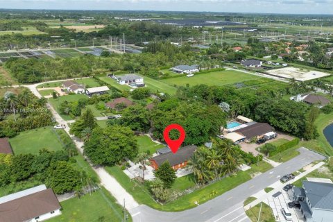 House in Miami, Florida 3 bedrooms, 178.37 sq.m. № 1366990 - photo 6