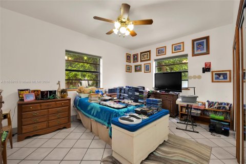 House in Miami, Florida 3 bedrooms, 178.37 sq.m. № 1366990 - photo 26