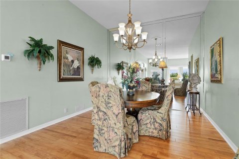 Adosado en venta en Lady Lake, Florida, 3 dormitorios, 203.46 m2 № 1363649 - foto 12