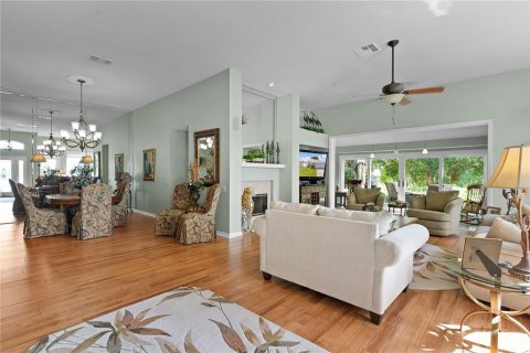 Adosado en venta en Lady Lake, Florida, 3 dormitorios, 203.46 m2 № 1363649 - foto 6