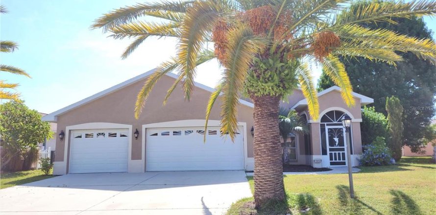 House in Venice, Florida 3 bedrooms, 150.41 sq.m. № 1363647