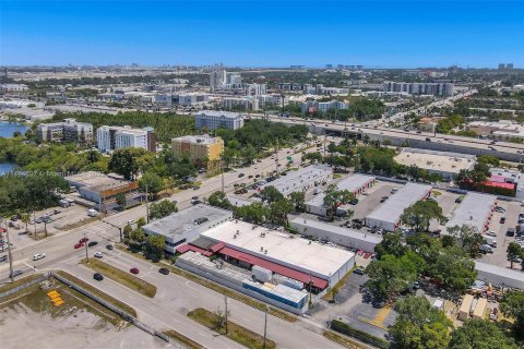 Propiedad comercial en venta en Hollywood, Florida № 868163 - foto 17