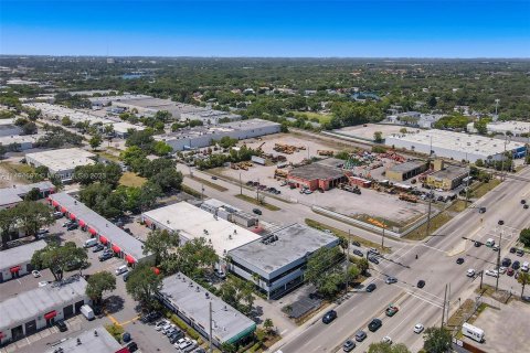 Propiedad comercial en venta en Hollywood, Florida № 868163 - foto 13