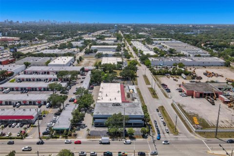 Propiedad comercial en venta en Hollywood, Florida № 868163 - foto 4