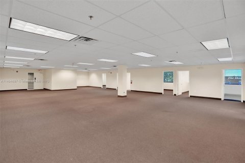 Commercial property in Hollywood, Florida № 868163 - photo 27