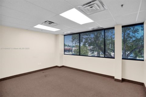 Commercial property in Hollywood, Florida № 868163 - photo 28