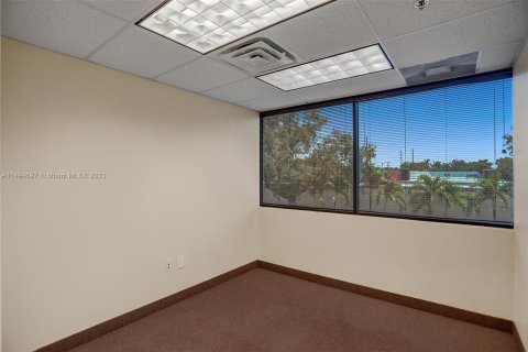 Propiedad comercial en venta en Hollywood, Florida № 868163 - foto 29