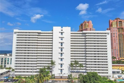 Condo in Fort Lauderdale, Florida, 1 bedroom  № 954812 - photo 21