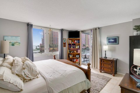 Condo in Fort Lauderdale, Florida, 1 bedroom  № 954812 - photo 2