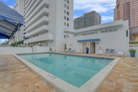 Condo in Fort Lauderdale, Florida, 1 bedroom  № 954812 - photo 25