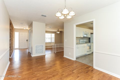 Villa ou maison à louer à Jacksonville, Floride: 3 chambres, 184.6 m2 № 832223 - photo 5