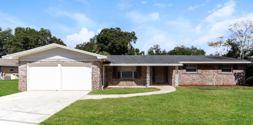 House in Jacksonville, Florida 3 bedrooms, 184.6 sq.m. № 832223