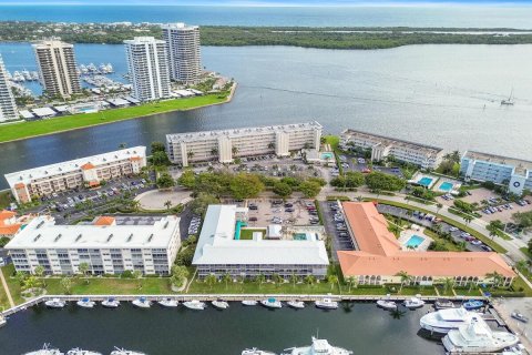 Condominio en venta en North Palm Beach, Florida, 1 dormitorio, 66.33 m2 № 871450 - foto 30